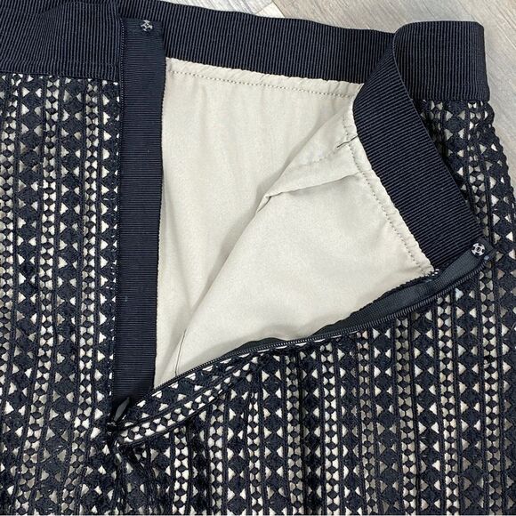 Ann Taylor Crochet Lace Sheer Illusion Pencil Skirt Black 6 - Picture 9 of 12